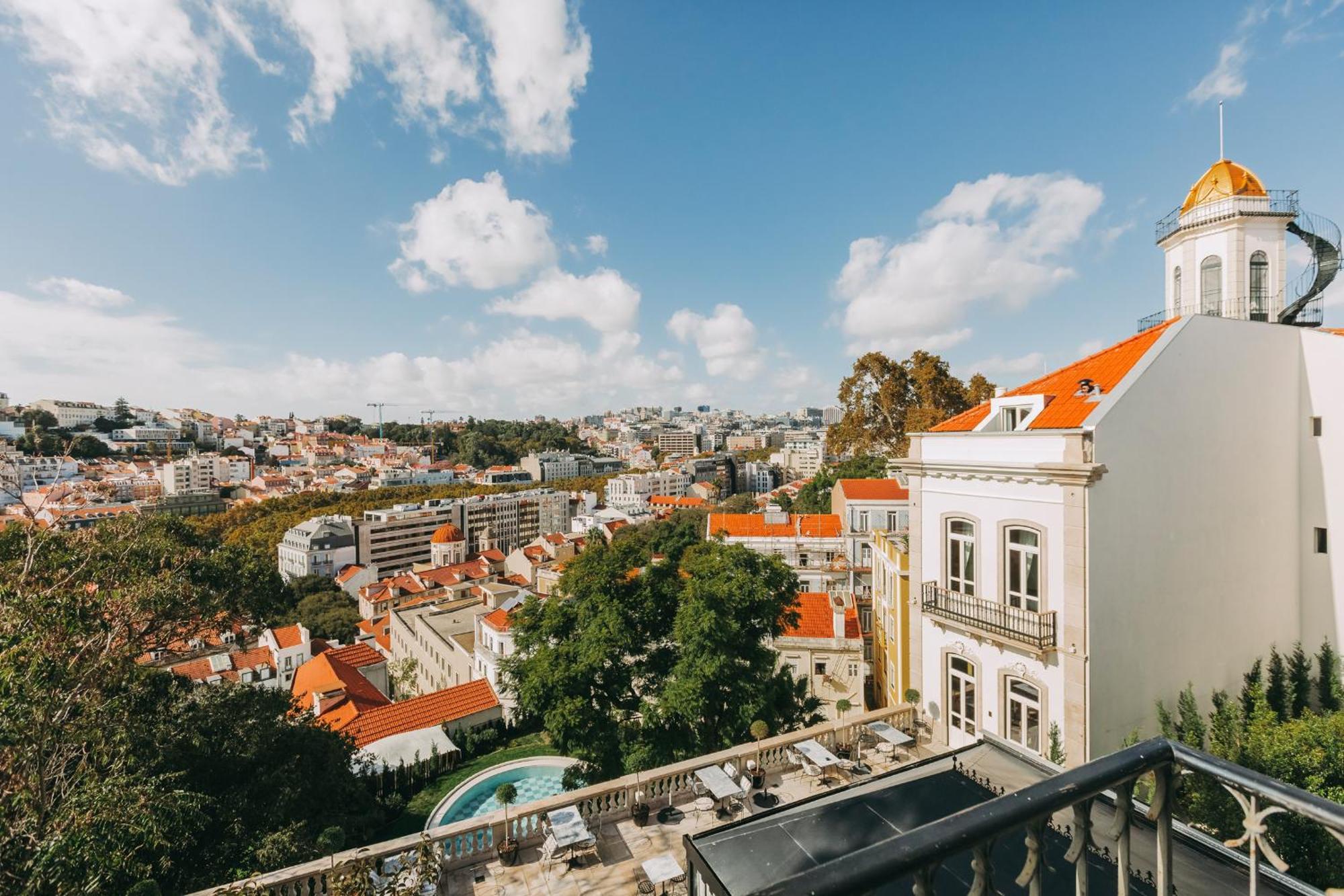 Torel Palace Lisboa Kültér fotó View of the city of Coimbra